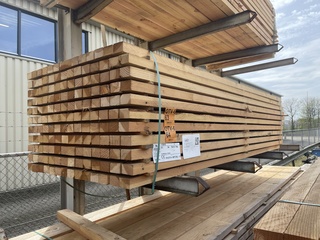 Ca. 77x Douglas Regels Fijnbezaagd, 50x75mm, lengte 300cm